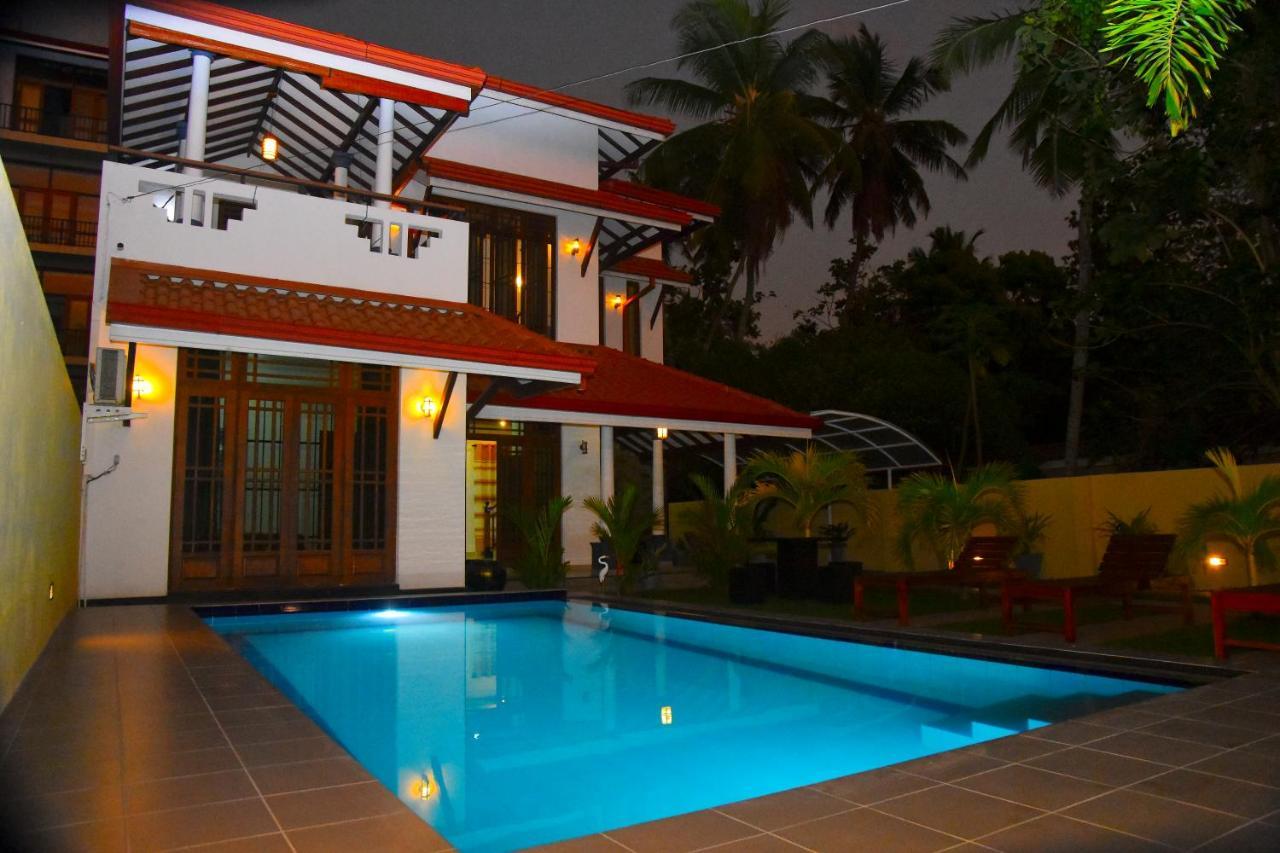 Grand Royal Villa נגומבו מראה חיצוני תמונה